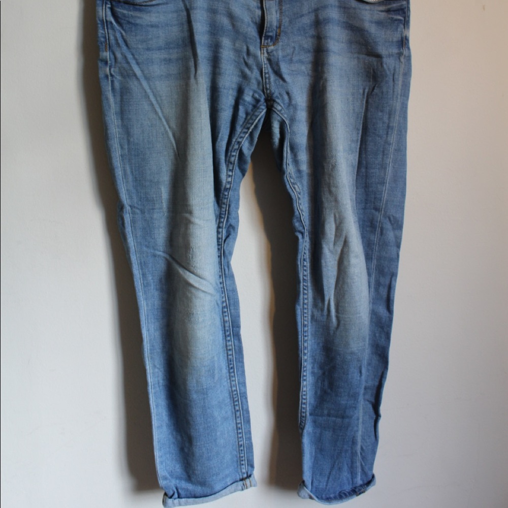 Light blue boyfriend jeans